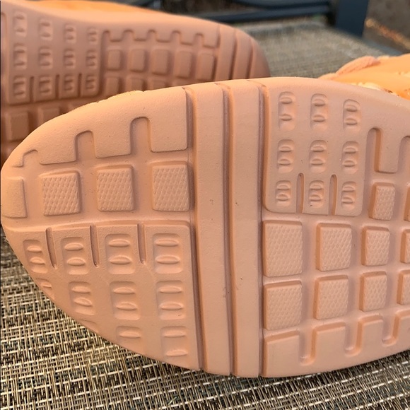 SOLD Fabletics Tennis Shoes - Picture 10 of 12